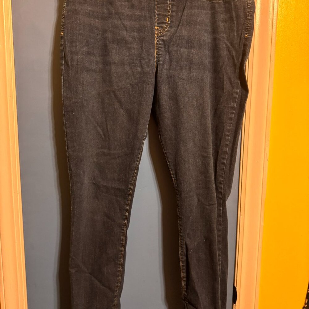 LEVI PULL ON SKINNY PANTS